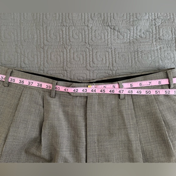 Jos. A. Bank Grey Dress Pants - W43 x 28 Inseam - Picture 7 of 7